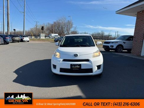 Used 2013 Scion xD image 2