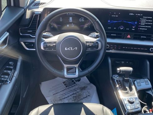 Used 2023 Kia Sportage EX image 8