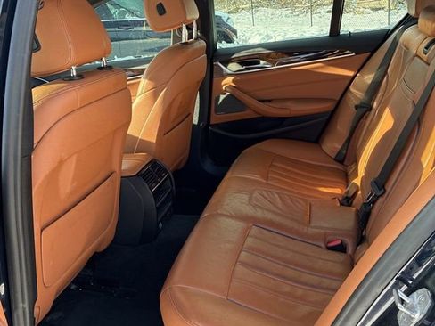 Used 2020 BMW 530e xDrive w/ Premium Package image 16