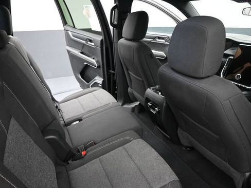 Used 2025 GMC Acadia Elevation FWD image 16