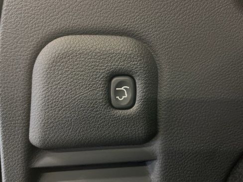 Used 2018 Jeep Grand Cherokee Laredo image 36