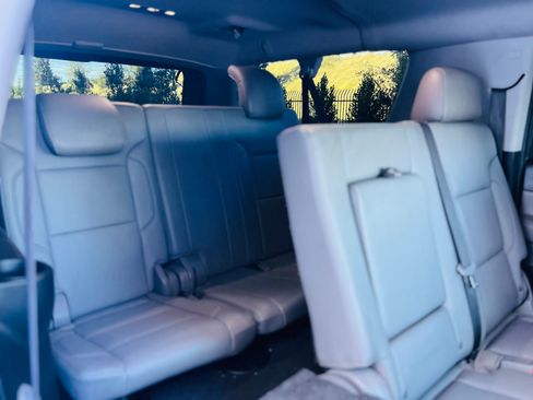 Used 2019 Chevrolet Suburban LT AWD/4WD image 29