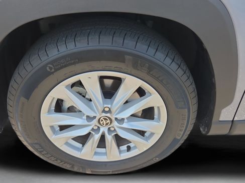 Used 2022 Toyota Corolla Cross LE FWD image 27