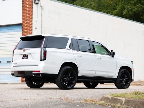 Used 2023 Cadillac Escalade Premium Luxury image 7