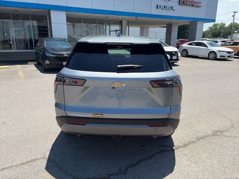 New 2026 Chevrolet Equinox LT w/ Convenience Package II AWD/4WD image 5
