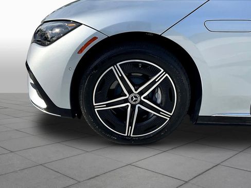 Used 2023 Mercedes-Benz EQE 500 4MATIC Sedan w/ Exclusive Trim Package image 10