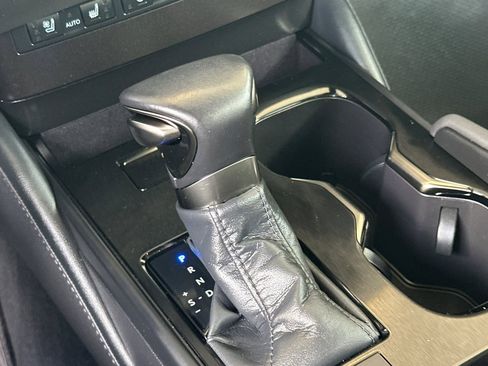 Used 2023 Lexus ES 350 w/ Premium Package FWD image 17