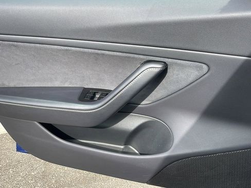 Used 2017 Tesla Model 3 Long Range image 21