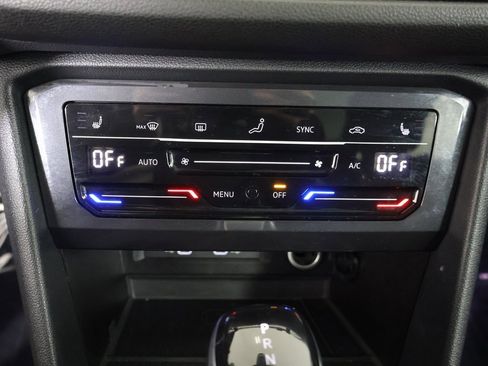 Used 2023 Volkswagen Tiguan SE R-Line image 7