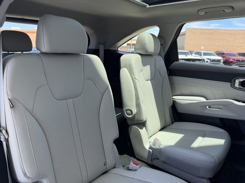 Used 2025 Kia Sorento SX AWD/4WD image 41