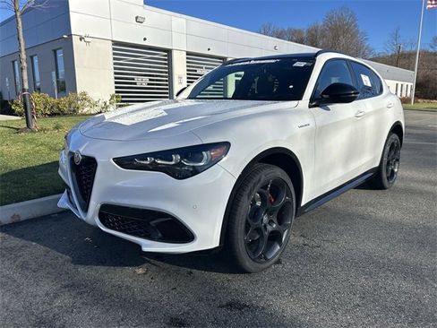 New 2025 Alfa Romeo Stelvio Sprint w/ Veloce Package image 4