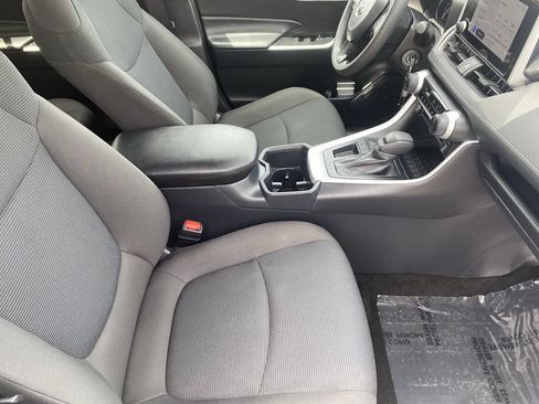 Certified 2025 Toyota RAV4 LE FWD image 17