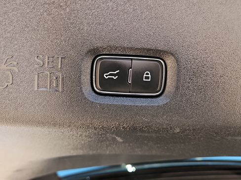 Used 2025 Ford Expedition Max Platinum AWD/4WD image 8