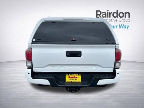 Used 2017 Toyota Tacoma Limited w/ Tow Package image 8