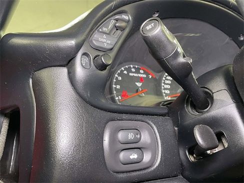 Used 2000 Chevrolet Corvette Convertible w/ Memory Pkg image 31