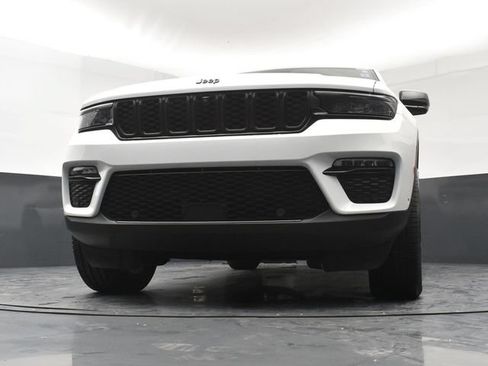 Used 2024 Jeep Grand Cherokee Limited w/ Luxury Tech Group II AWD/4WD image 20