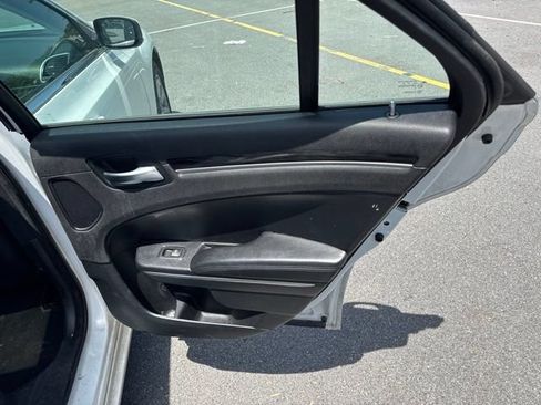 Used 2016 Chrysler 300 Limited AWD/4WD image 21