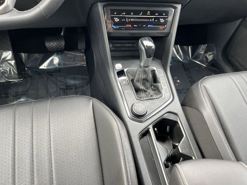 Used 2022 Volkswagen Tiguan SE image 22
