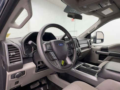 Used 2019 Ford F250 XLT w/ XLT Value Package image 4