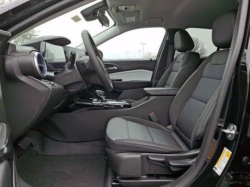 New 2026 Chevrolet Trax LT w/ Driver Confidence Package image 9