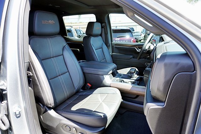 Used 2024 Chevrolet Silverado 1500 High Country w/ High Country Premium Package AWD/4WD image 20