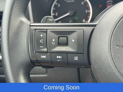Used 2024 Nissan Rogue S FWD image 18