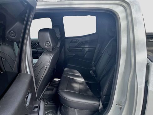 Used 2025 Chevrolet Colorado Trail Boss AWD/4WD image 24