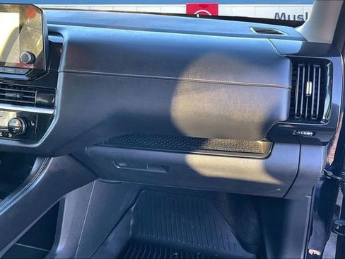 Used 2022 Nissan Pathfinder SV image 23