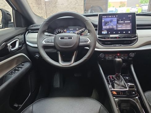 Used 2025 Jeep Compass Limited AWD/4WD image 13