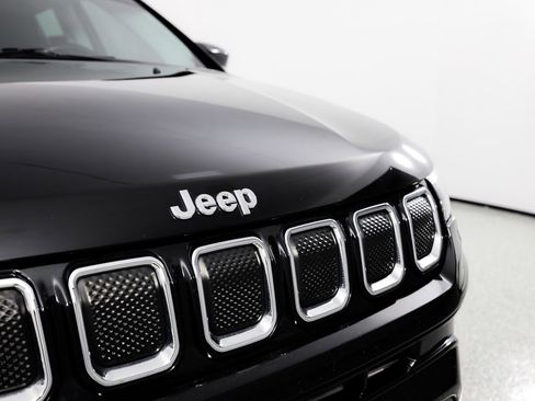 Used 2022 Jeep Compass Limited image 4