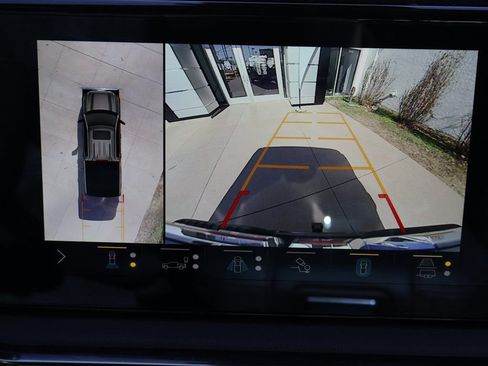 Used 2022 GMC Sierra 1500 AT4 w/ AT4 Premium Package image 32