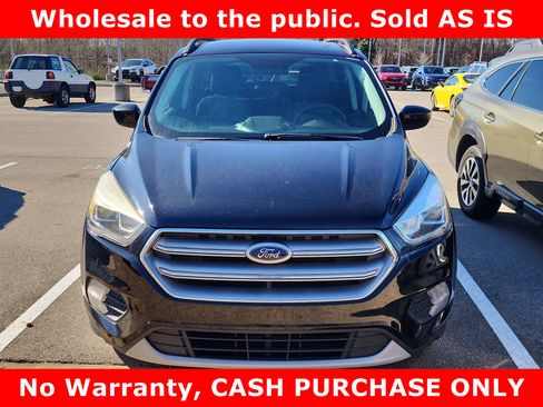 Used 2017 Ford Escape SE w/ Equipment Group 201A image 3