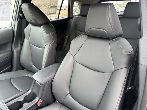 New 2026 Toyota Corolla Cross XLE w/ Convenience Package image 13