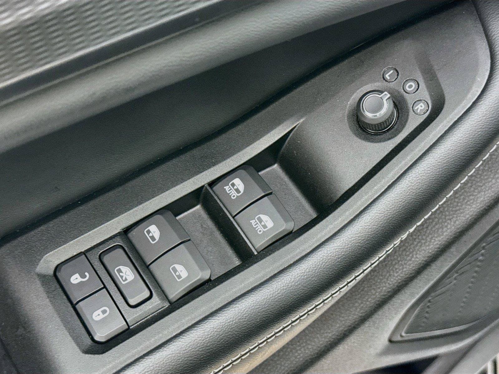 Used 2024 Jeep Grand Cherokee L Altitude AWD/4WD image 21