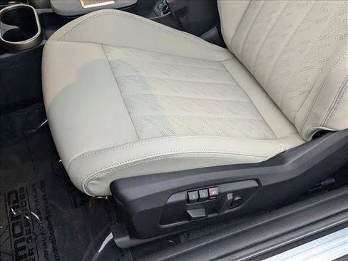 Used 2025 MINI Cooper 2-Door Hardtop image 4