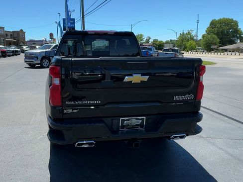 Used 2024 Chevrolet Silverado 1500 High Country w/ High Country Premium Package AWD/4WD image 7
