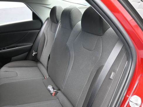 Used 2024 Hyundai Elantra SE image 27