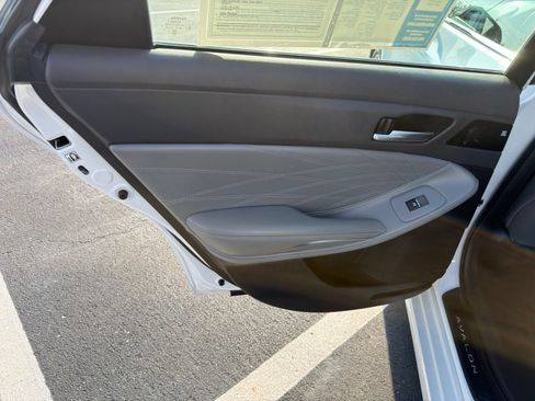 Used 2019 Toyota Avalon Limited w/ Advanced Safety Package FWD image 27