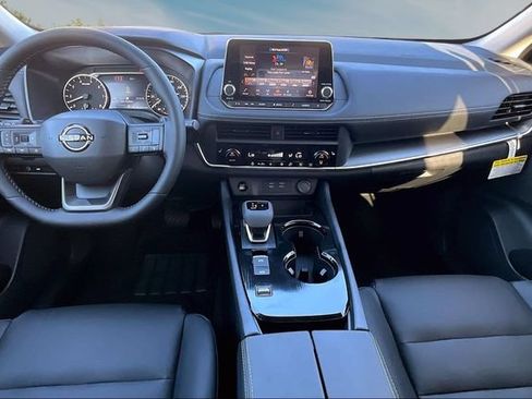 New 2026 Nissan Rogue Dark Armor FWD image 5