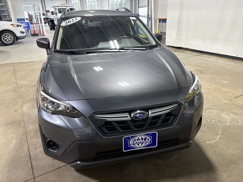 Used 2023 Subaru Crosstrek 2.0i image 3
