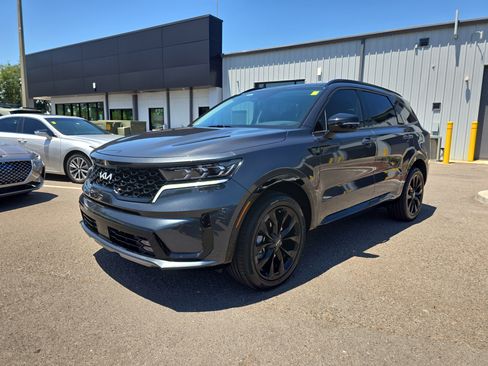 Certified 2023 Kia Sorento SX AWD/4WD image 4