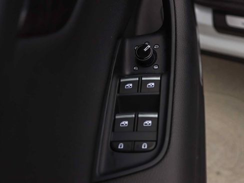 Used 2022 Audi Q8 Premium Plus w/ Premium Plus Package AWD/4WD image 27