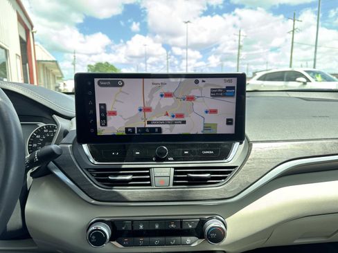 Used 2024 Nissan Altima 2.5 SV w/ SV Premium Package image 25