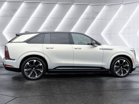 Used 2025 Cadillac Escalade IQ Sport 2 image 7