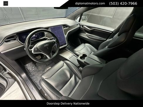 Used 2017 Tesla Model X 75D image 16