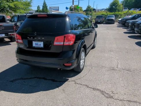 Used 2019 Dodge Journey SE FWD image 8