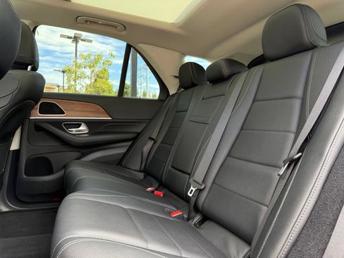 Used 2024 Mercedes-Benz GLE 350 4MATIC image 31