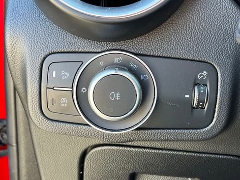 Used 2023 Alfa Romeo Stelvio Sprint image 23