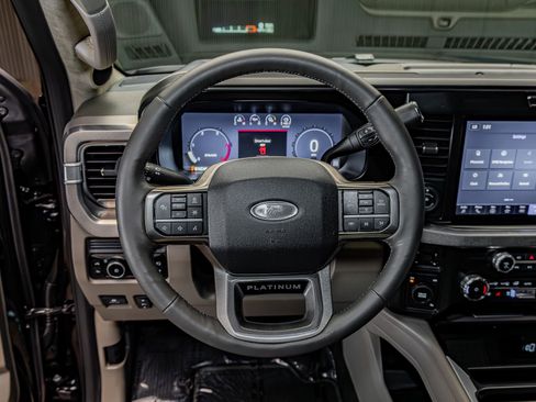 Used 2026 Ford F250 Platinum w/ Platinum Plus Package image 16