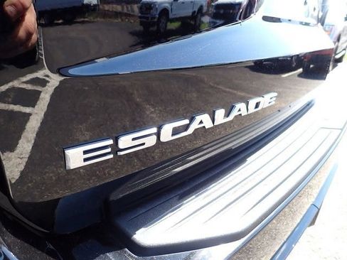 Used 2023 Cadillac Escalade Sport w/ Touring Package image 5